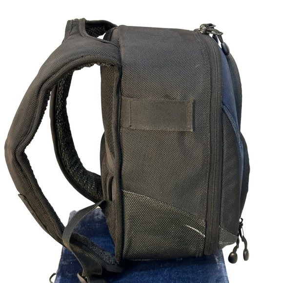 (10-229) Quantaray Pro Camera Backpack - Picture 3 of 16